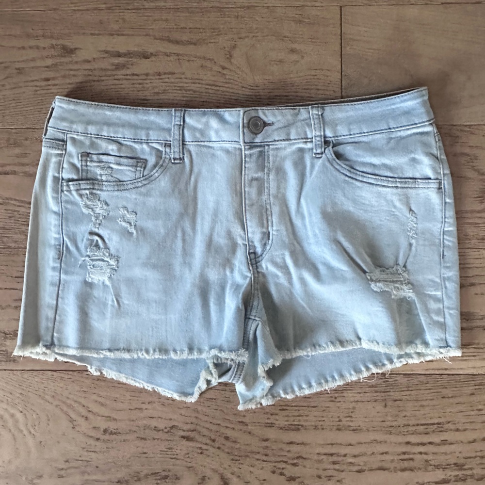 Shortie shorts